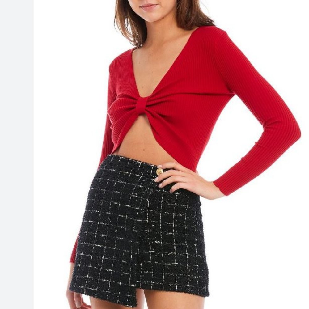 Evolutionary Twist  Front Ribbed Sweater in bright red Size Medium